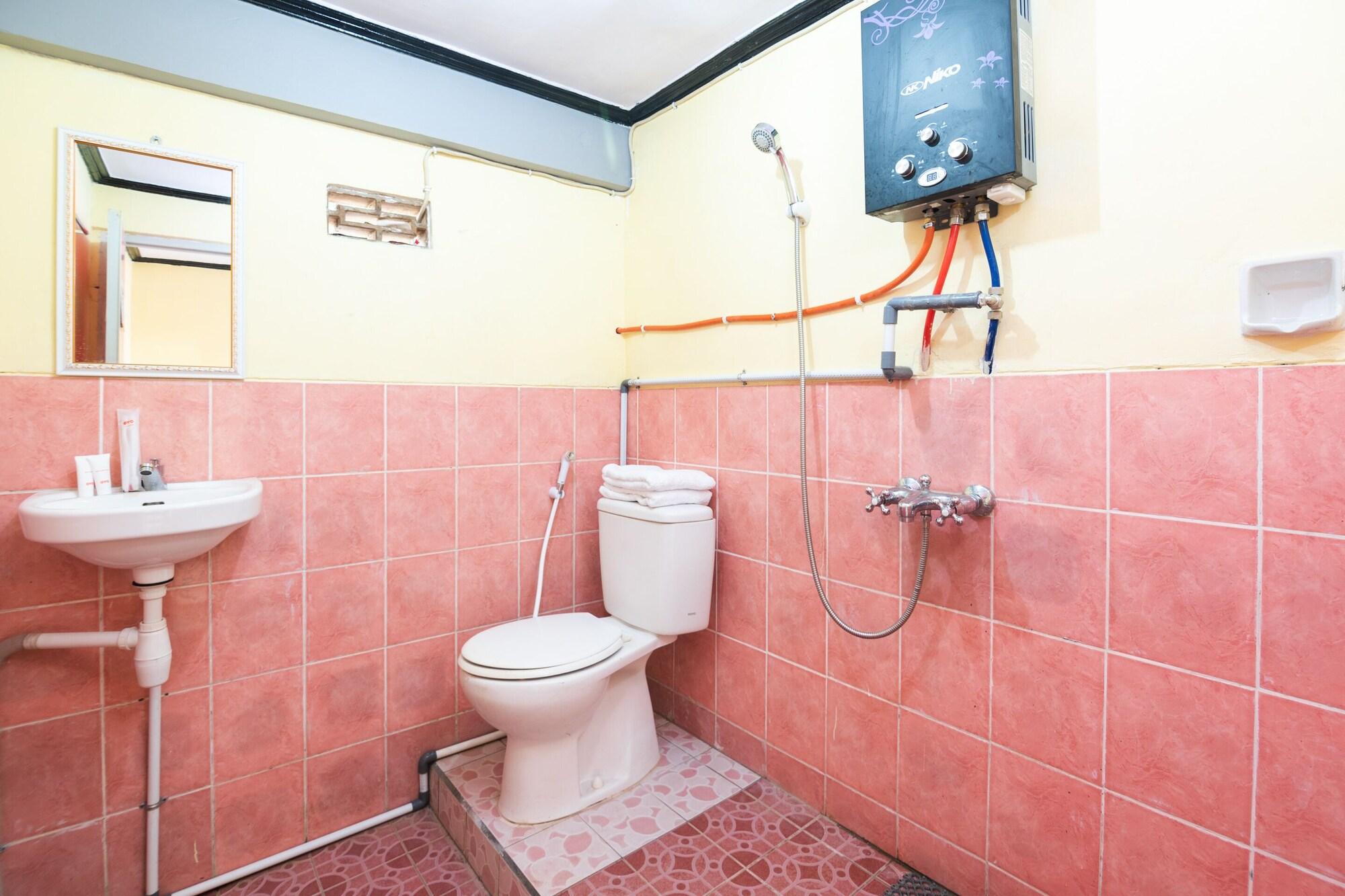 Oyo 1852 Intan Bromo Homestay Pasuruan Kültér fotó