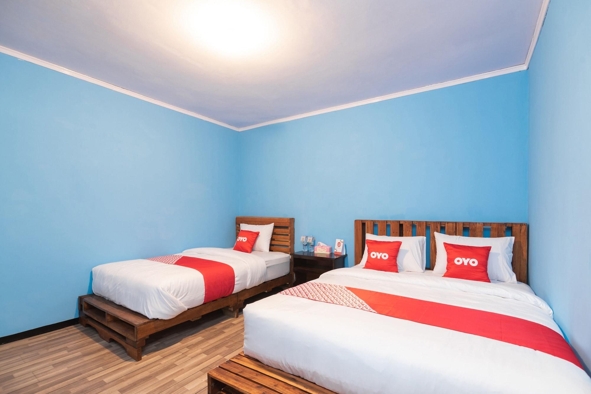 Oyo 1852 Intan Bromo Homestay Pasuruan Kültér fotó