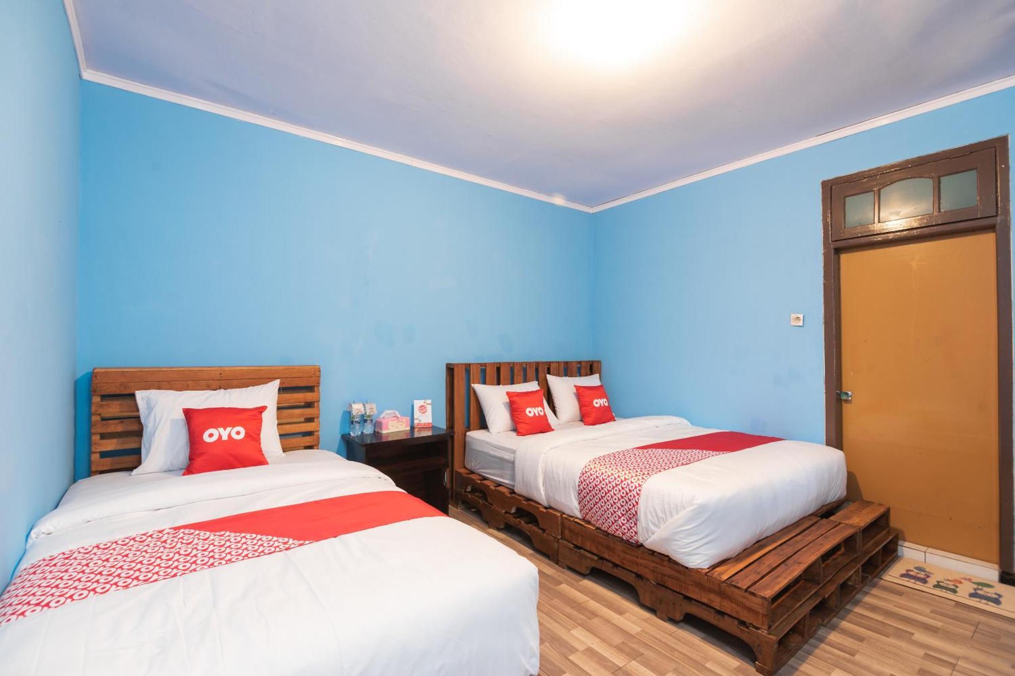 Oyo 1852 Intan Bromo Homestay Pasuruan Kültér fotó