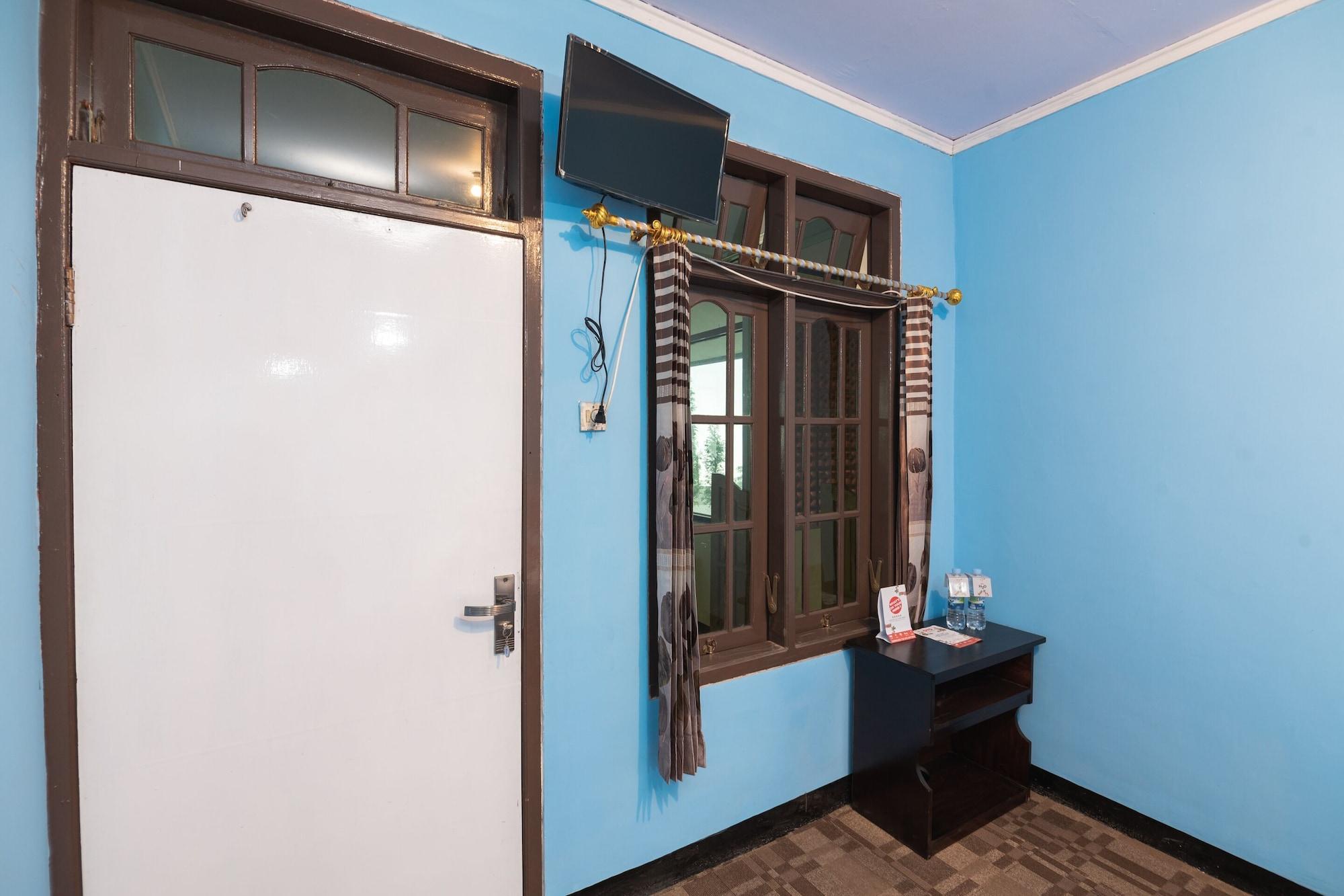 Oyo 1852 Intan Bromo Homestay Pasuruan Kültér fotó
